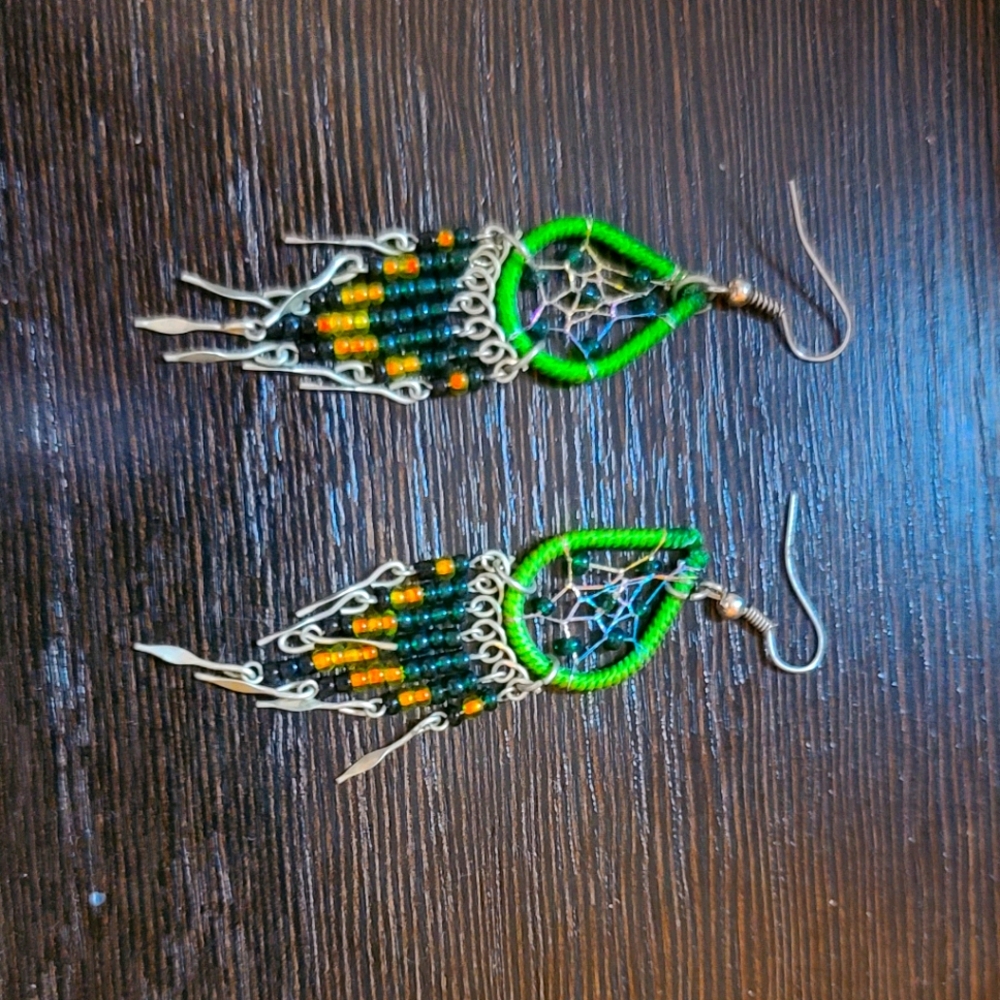 Beaded dream catcher earringd